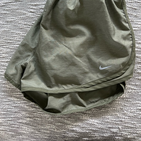Womens Nike Tempo Athletic Shorts - XL - Picture 10 of 11